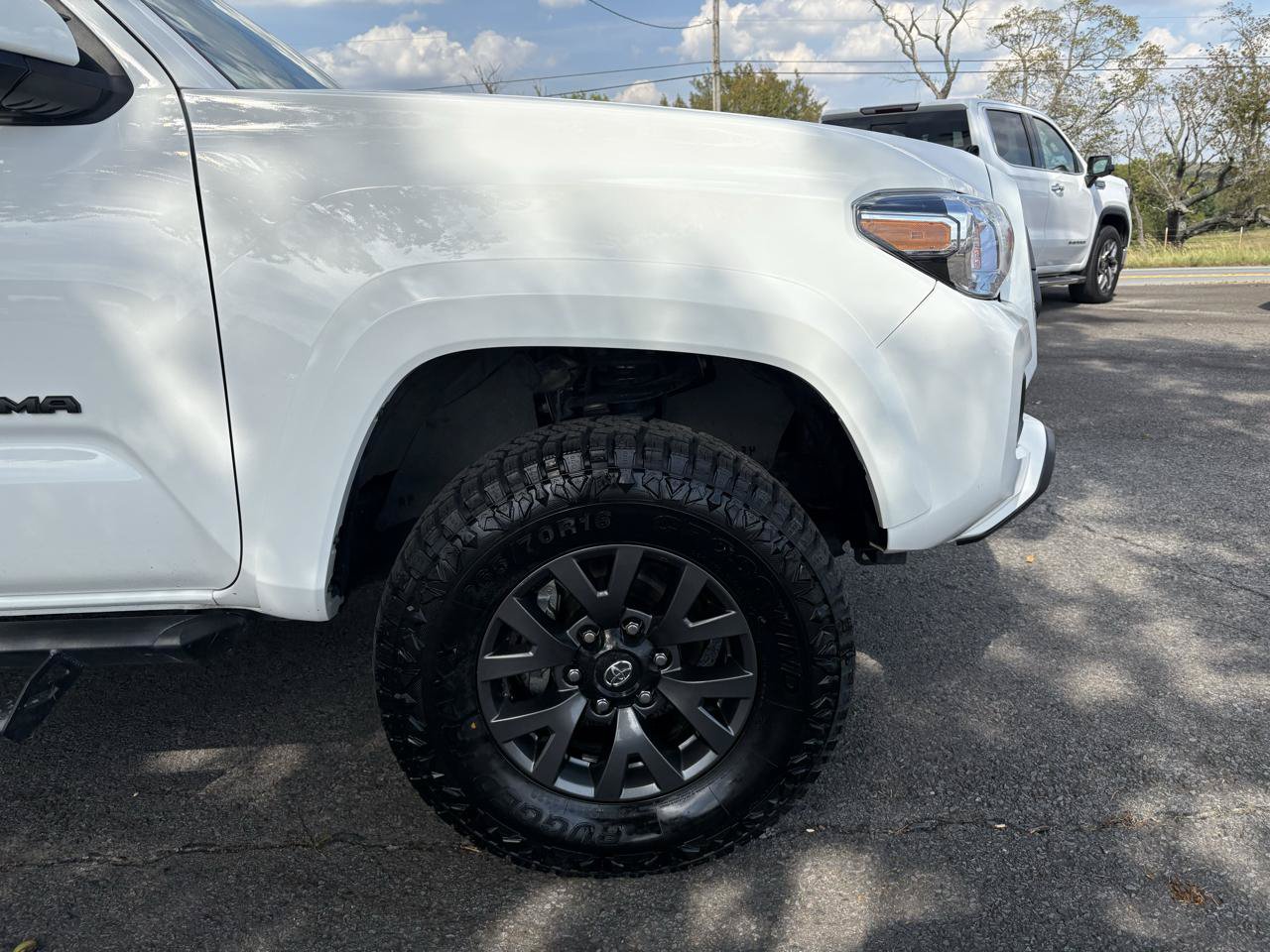 Used 2023 Toyota Tacoma SR5 RWD image 34