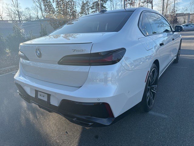 Certified 2023 BMW 760i xDrive w/ Executive Package image 12