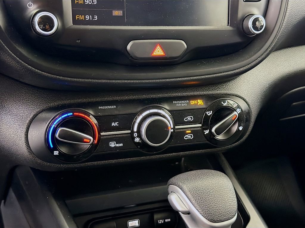 Used 2024 Kia Soul LX w/ Option Group 015 image 18