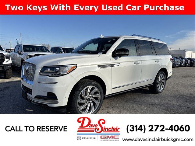 Used 2023 Lincoln Navigator Reserve image 1