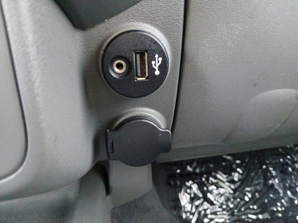 Used 2019 Nissan Frontier SV w/ Value Truck Package RWD image 6