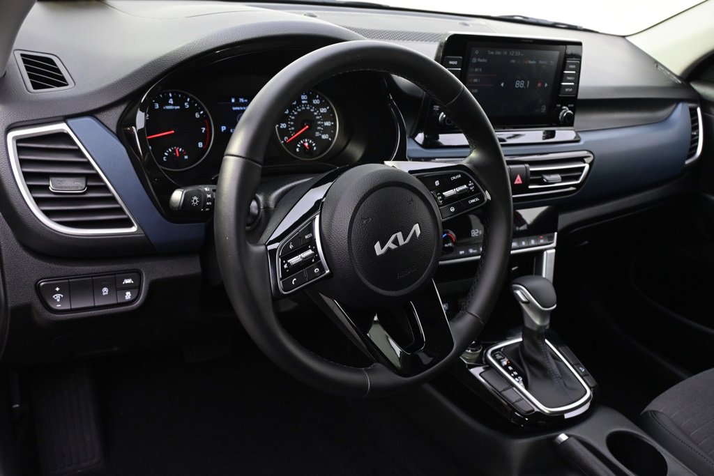 Used 2023 Kia Seltos S image 11
