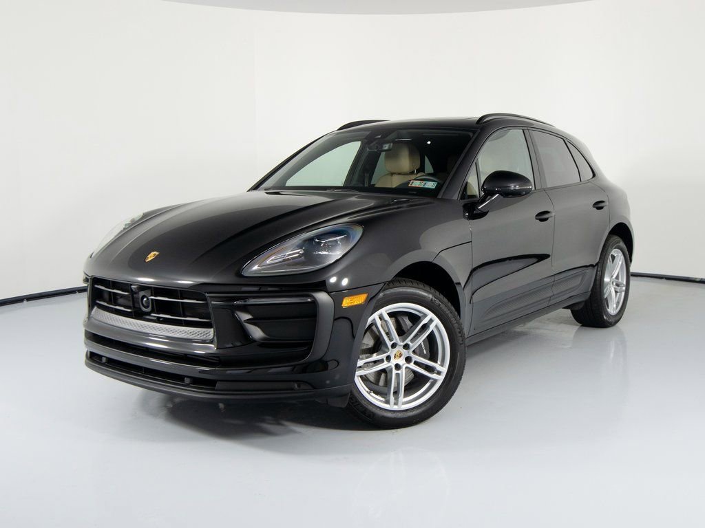 Certified 2025 Porsche Macan image 6