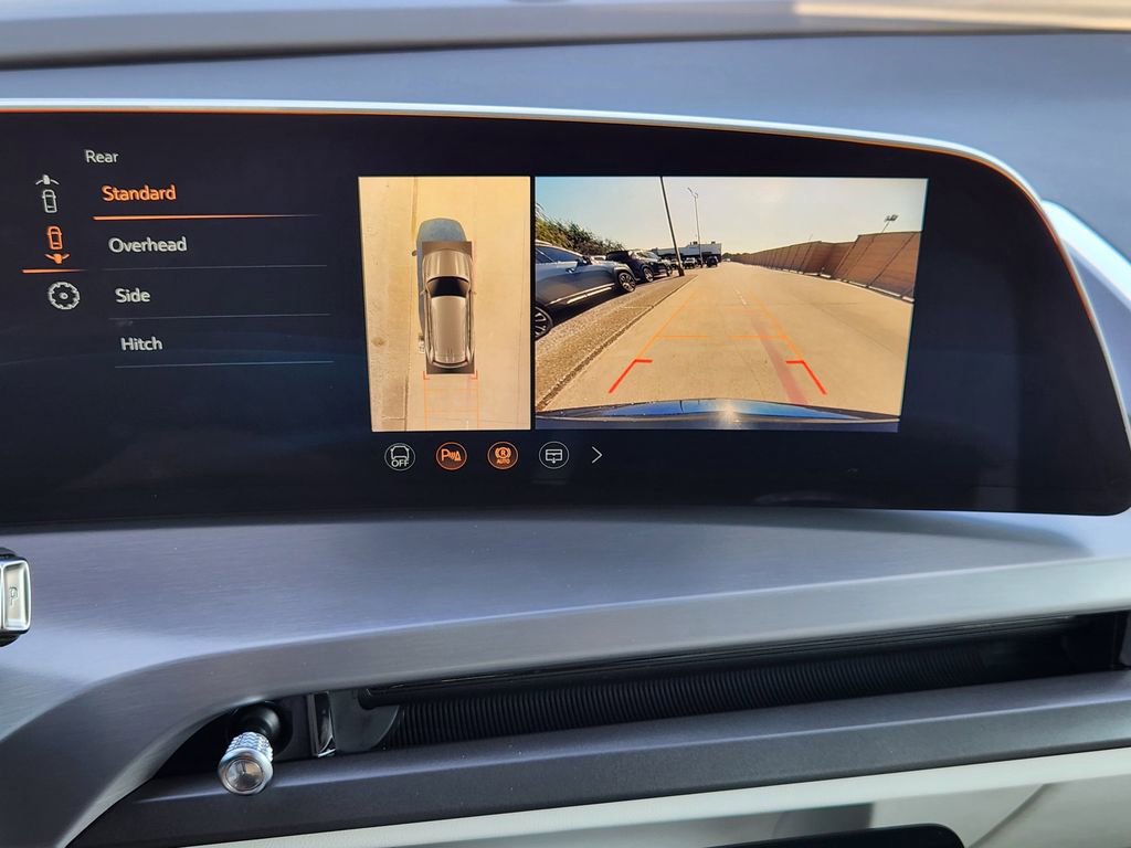 Used 2026 Cadillac Vistiq Sport w/ LPO, Floor Liner Package image 17