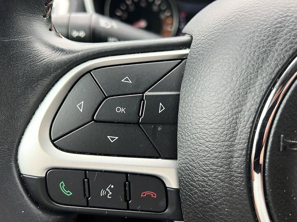 Used 2018 Jeep Compass Latitude w/ Popular Equipment Group AWD/4WD image 35