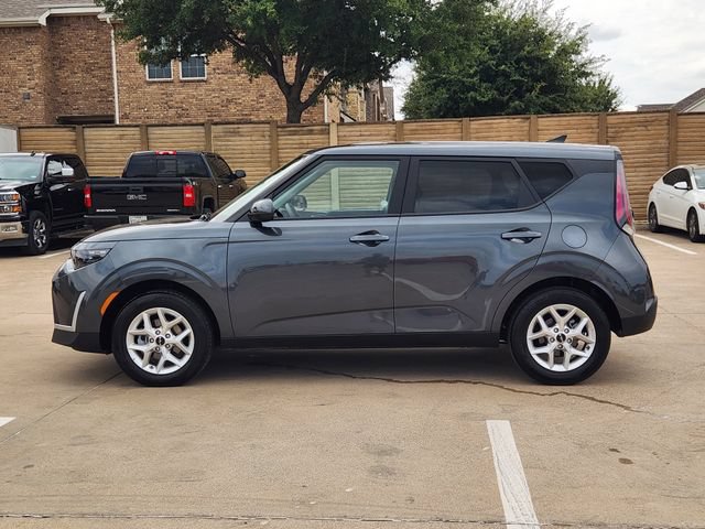 Used 2025 Kia Soul LX w/ LX Technology Package FWD image 12