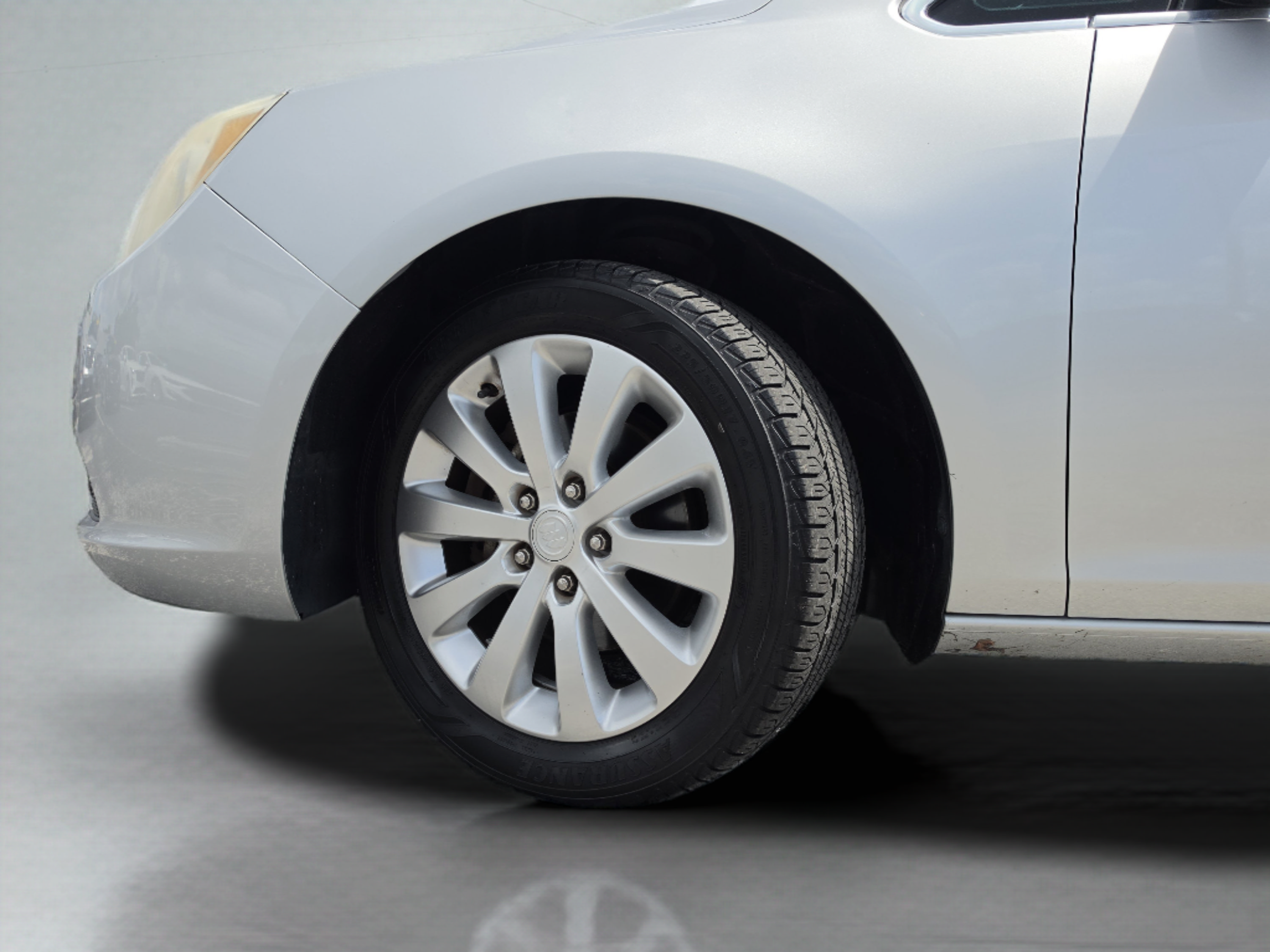 Used 2015 Buick Verano FWD image 35