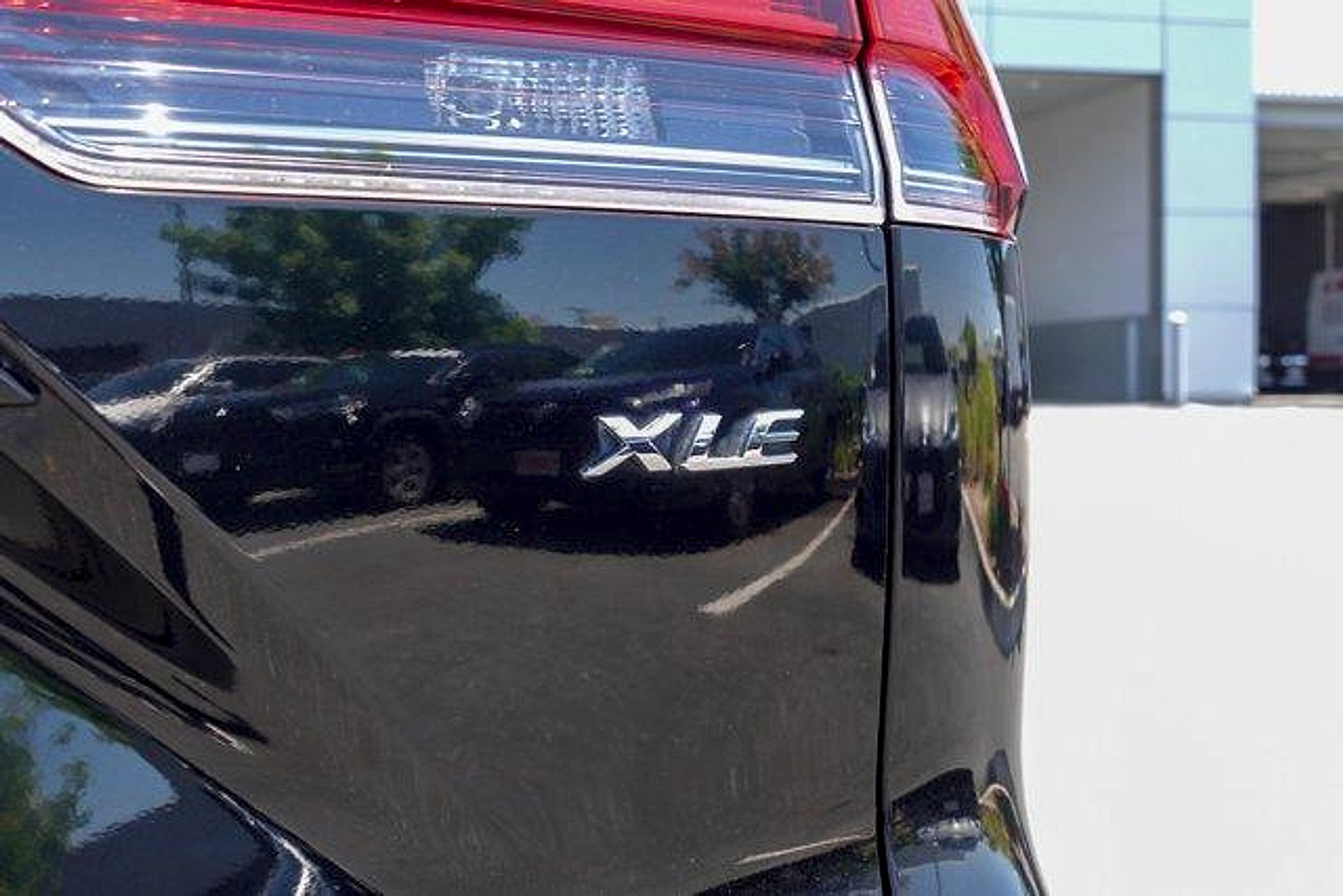 Certified 2023 Toyota Corolla Cross XLE FWD image 7