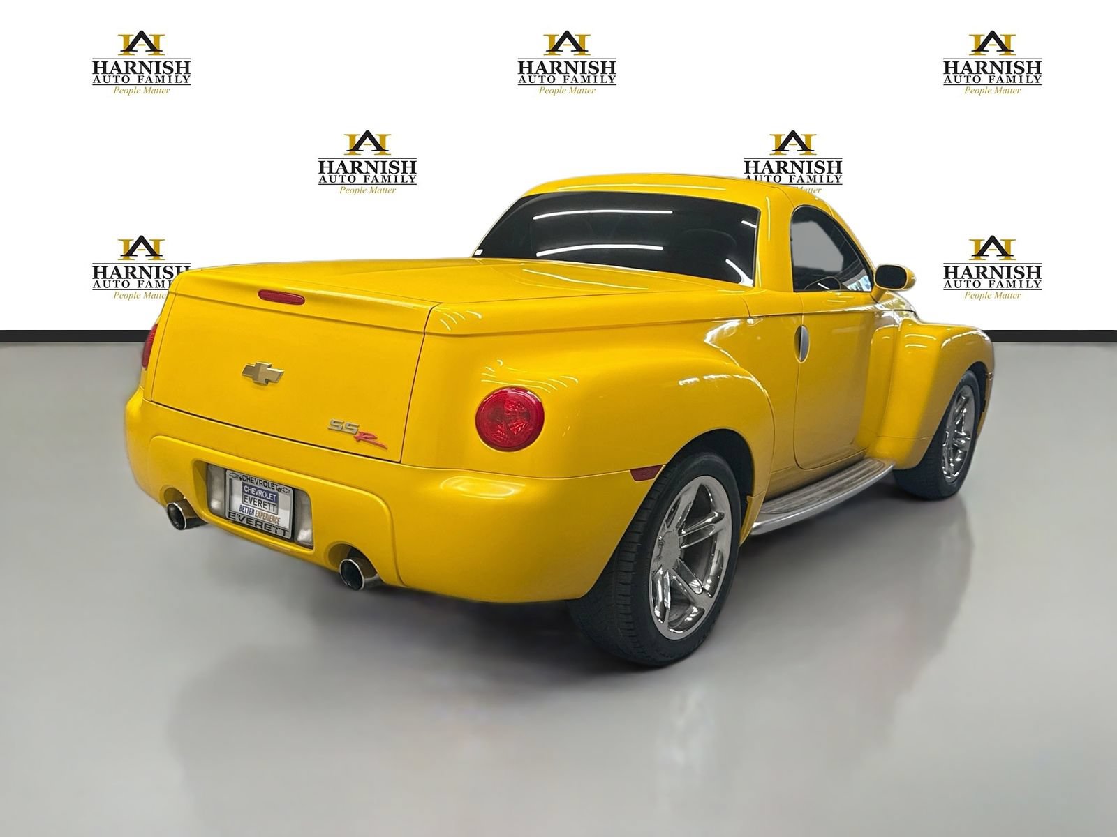 Used 2003 Chevrolet SSR w/ Preferred Equipment Group RWD image 6
