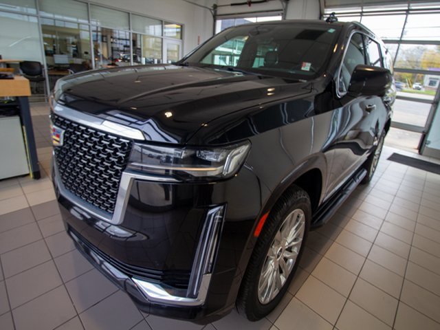 Used 2023 Cadillac Escalade Premium Luxury image 2
