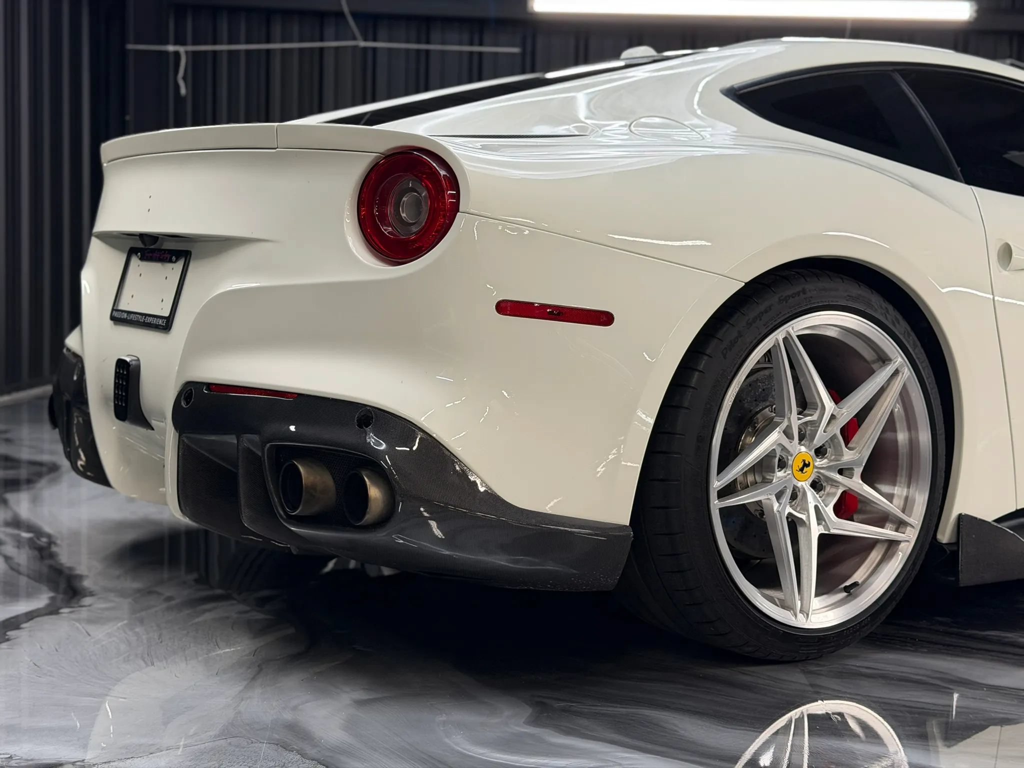 Used 2015 Ferrari F12 Berlinetta RWD image 21