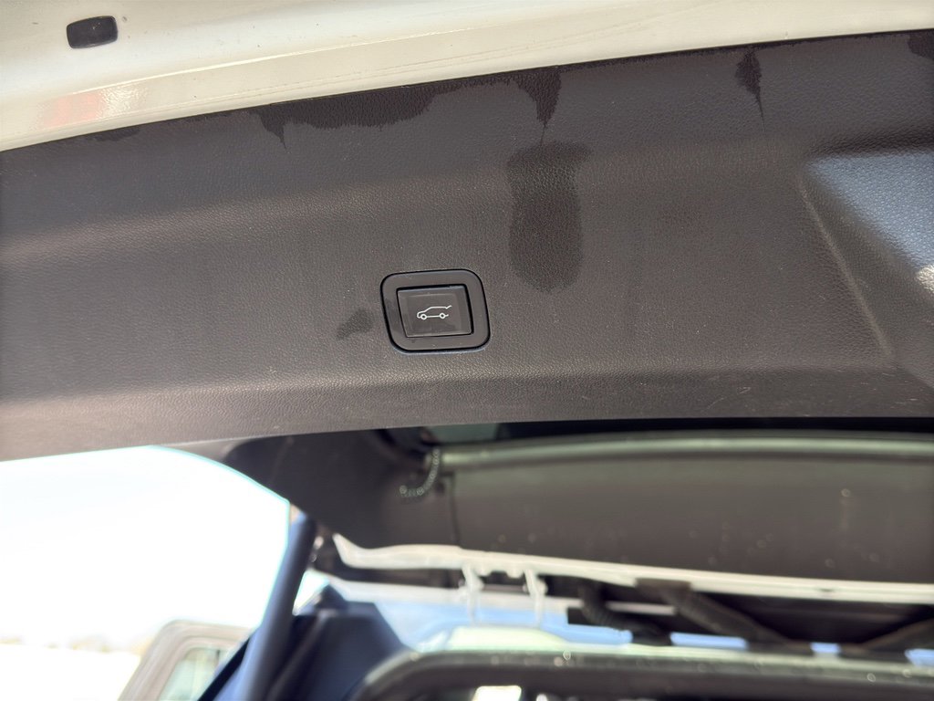 Used 2024 GMC Yukon SLT image 31