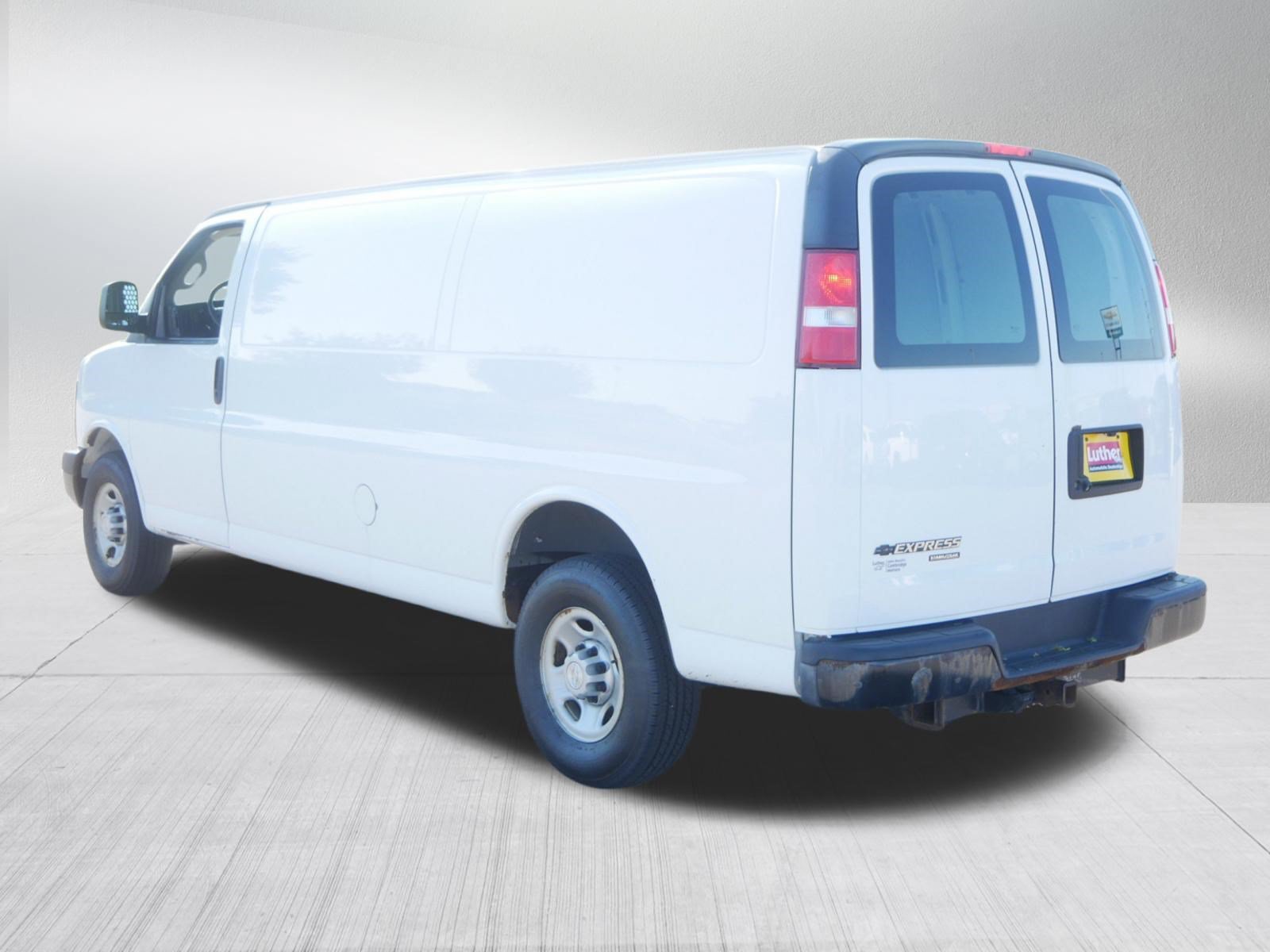 Used 2016 Chevrolet Express 3500 Extended RWD image 5