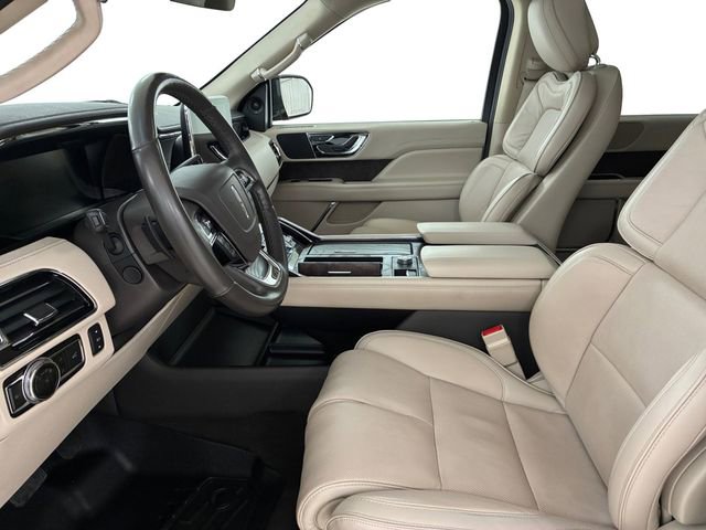 Used 2019 Lincoln Navigator Select w/ Technology Package image 12