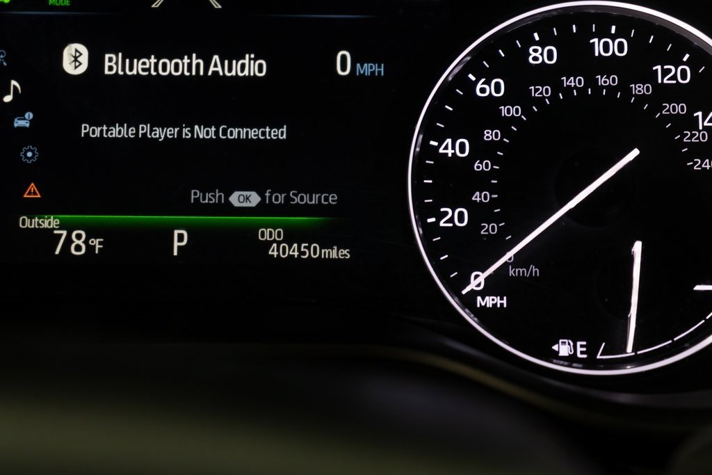 Used 2024 Toyota Sienna Limited image 30