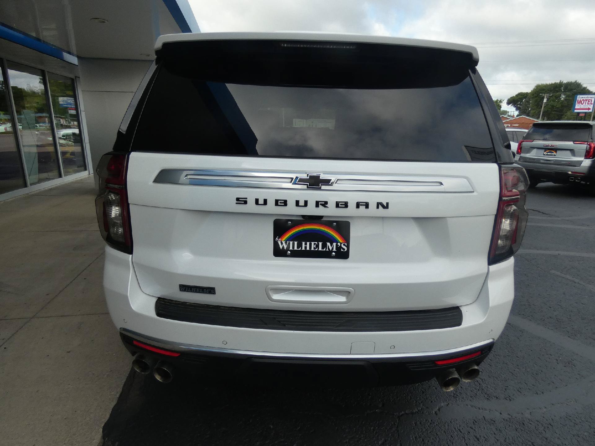 Certified 2021 Chevrolet Suburban High Country w/ Premium Package AWD/4WD image 4