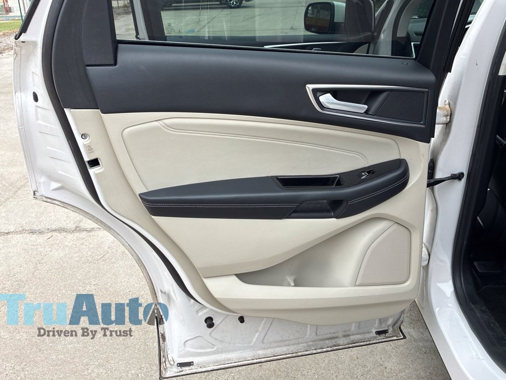 Used 2018 Ford Edge Titanium w/ Equipment Group 301A FWD image 38