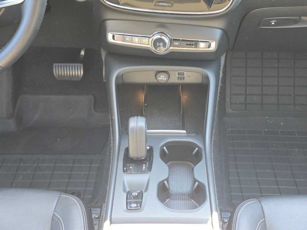 Used 2019 Volvo XC40 T5 Momentum AWD/4WD image 13