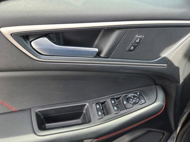 Used 2024 Ford Edge ST-Line w/ Class II Trailer Tow Package image 38