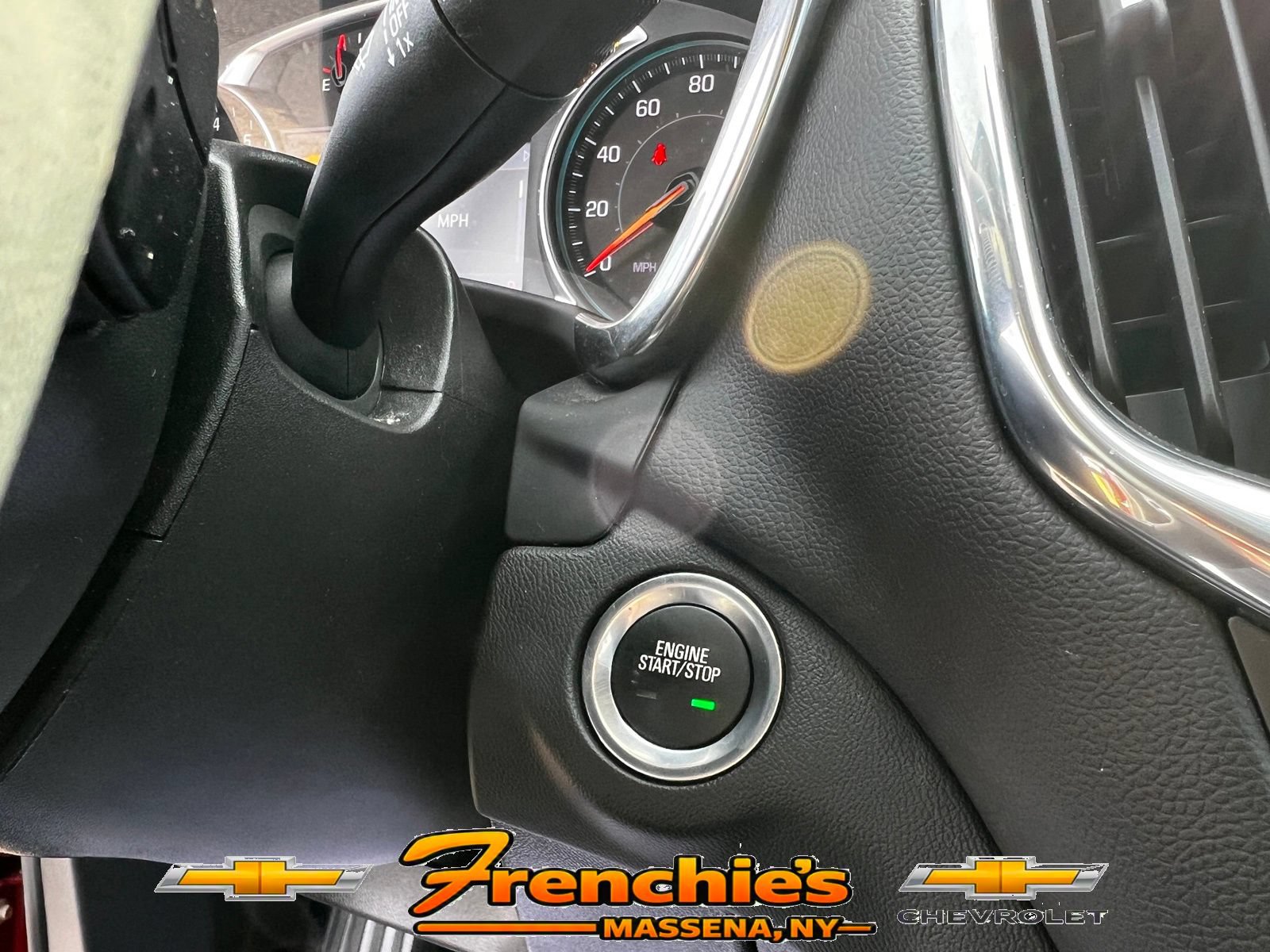 Used 2023 Chevrolet Equinox LT AWD/4WD image 16