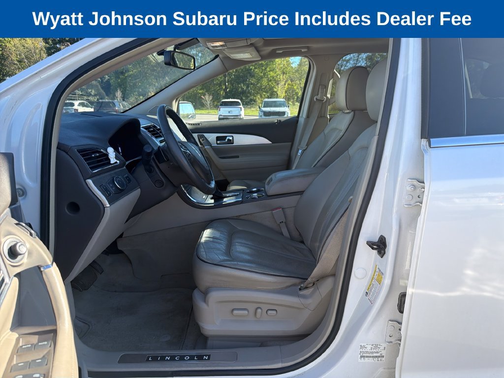 Used 2013 Lincoln MKX FWD image 19