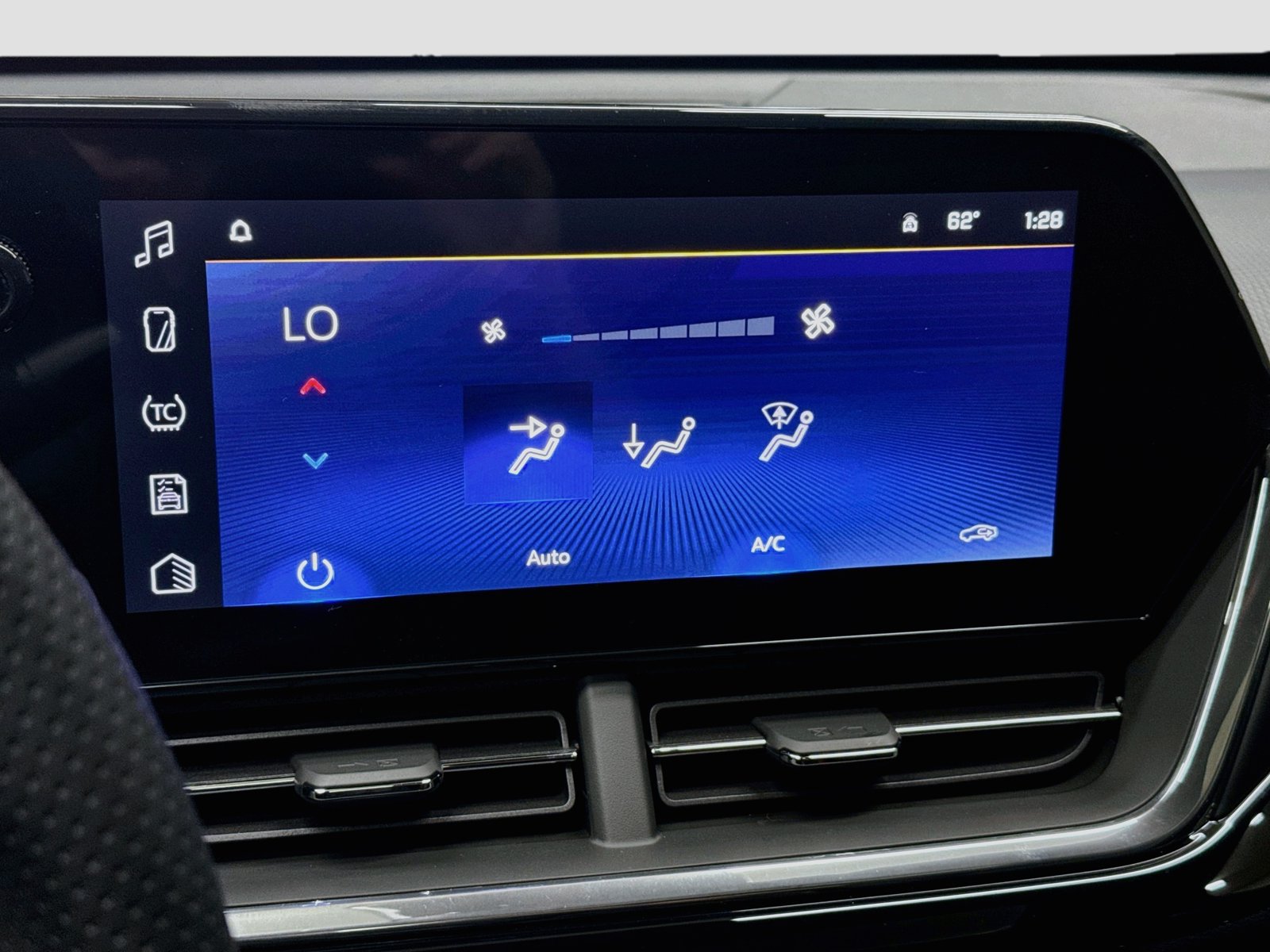 New 2026 Chevrolet Trax RS w/ Sunroof Package FWD image 19