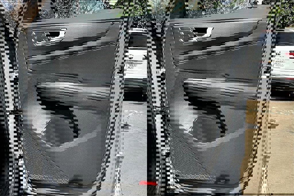 New 2025 Volkswagen Atlas Cross Sport SEL image 28