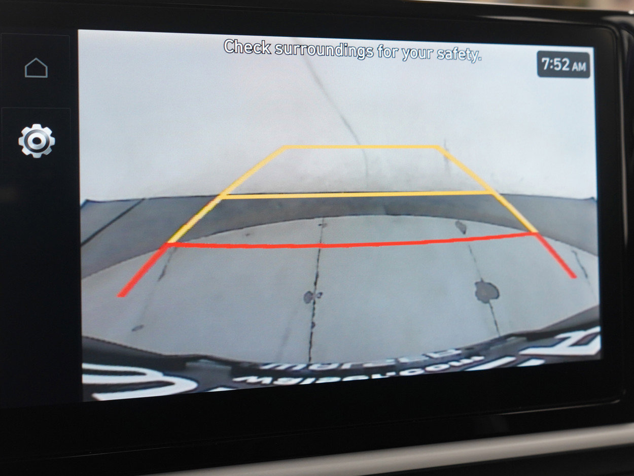 Used 2023 Hyundai Venue Limited image 28