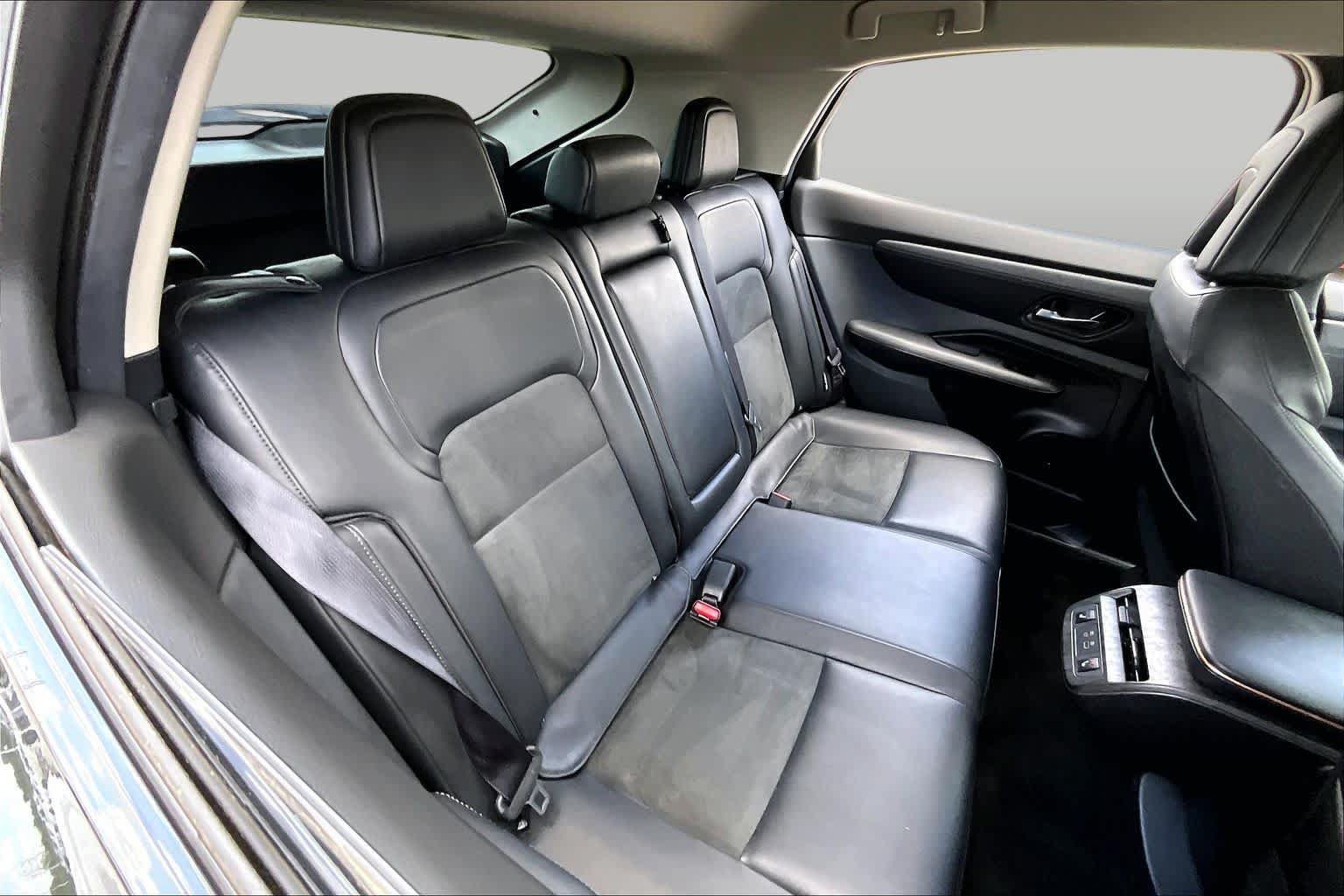 Used 2023 Nissan Ariya FWD image 18