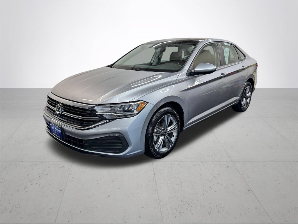 Used 2024 Volkswagen Jetta SE FWD image 2