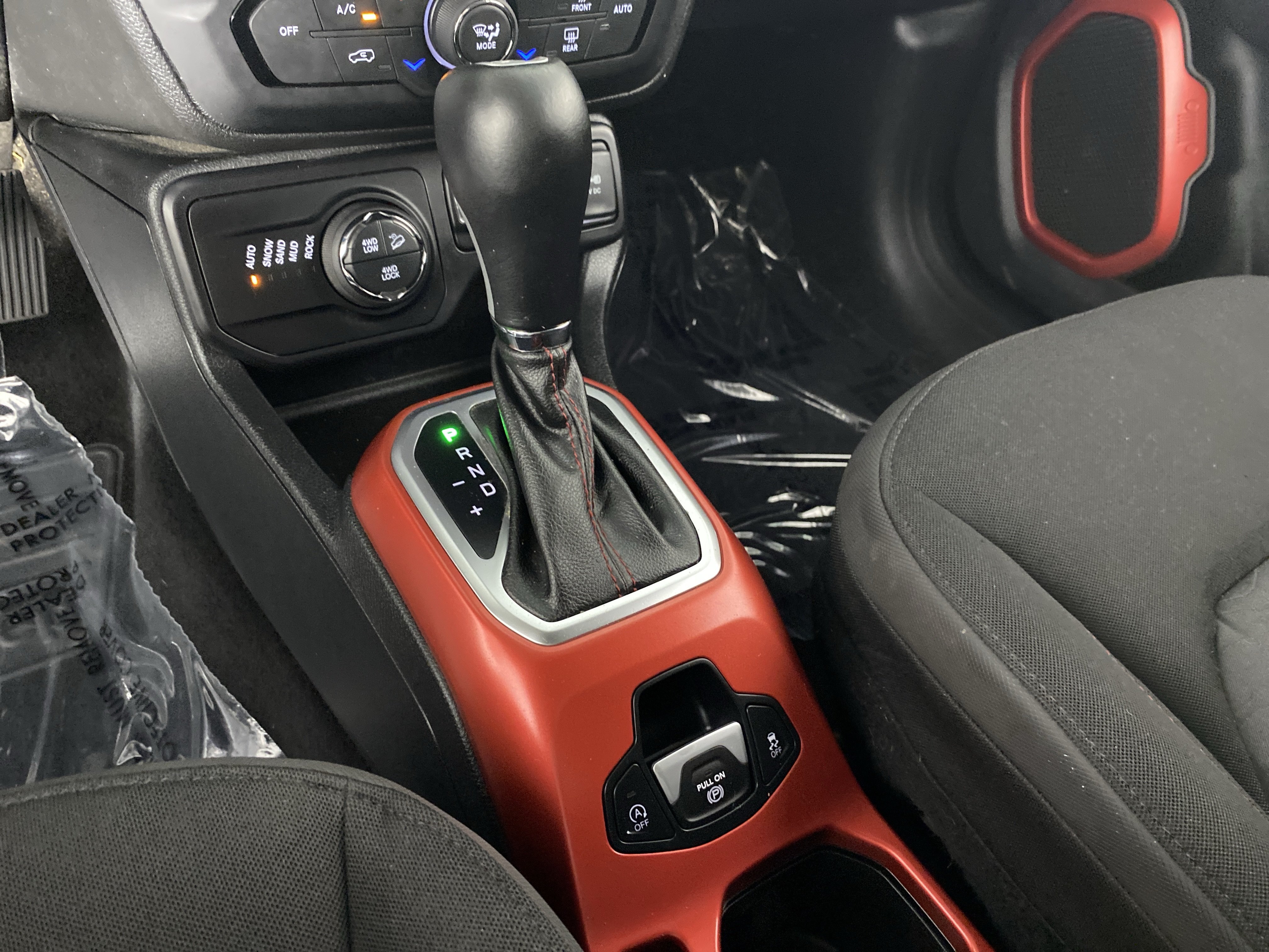 Used 2019 Jeep Renegade Trailhawk w/ UConnect 8.4 Nav Group AWD/4WD image 31