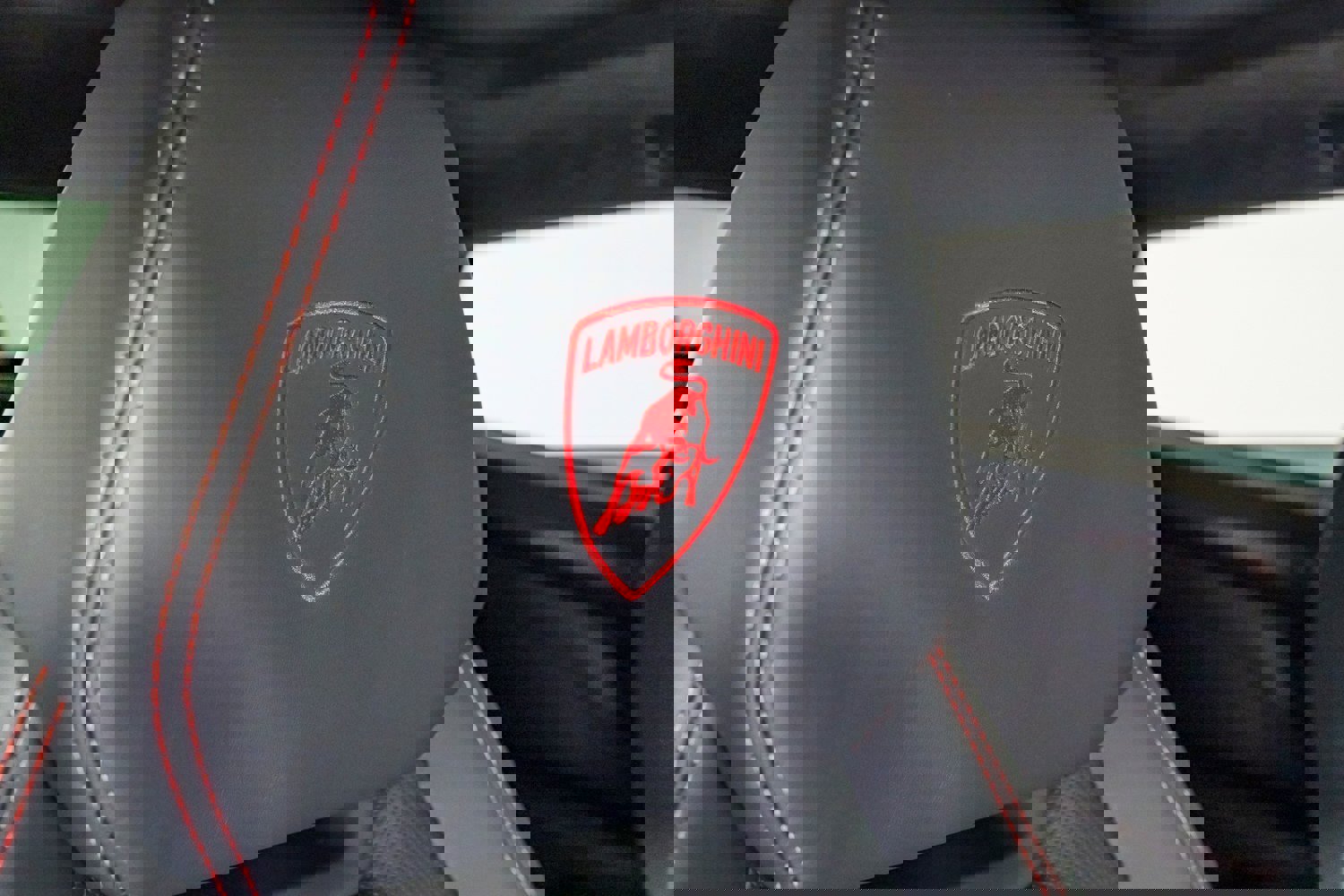 Used 2023 Lamborghini Urus S image 32