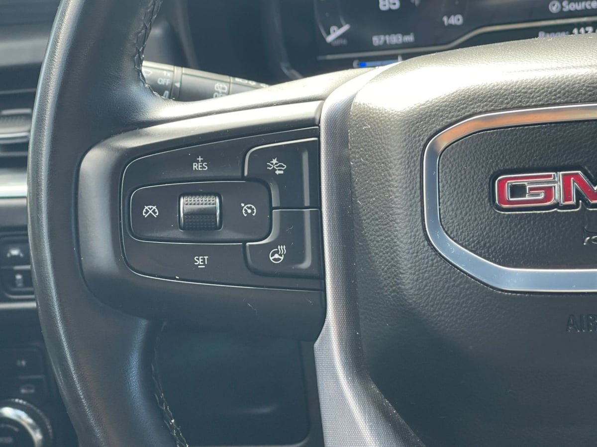 Used 2024 GMC Yukon SLT w/ SLT Premium Package AWD/4WD image 32