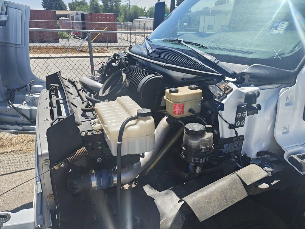 Used 2004 Chevrolet Kodiak C4500 2WD Crew Cab image 15