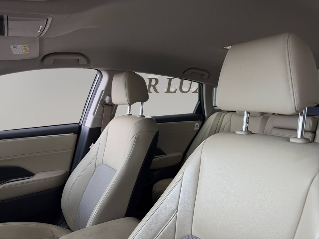 Used 2018 Honda Clarity Plug-In Hybrid image 9