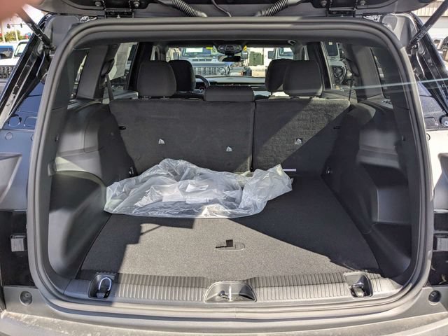 New 2026 Jeep Cherokee Laredo AWD/4WD image 12