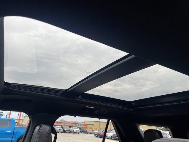 Used 2024 Ford Explorer ST w/ Technology Package image 9