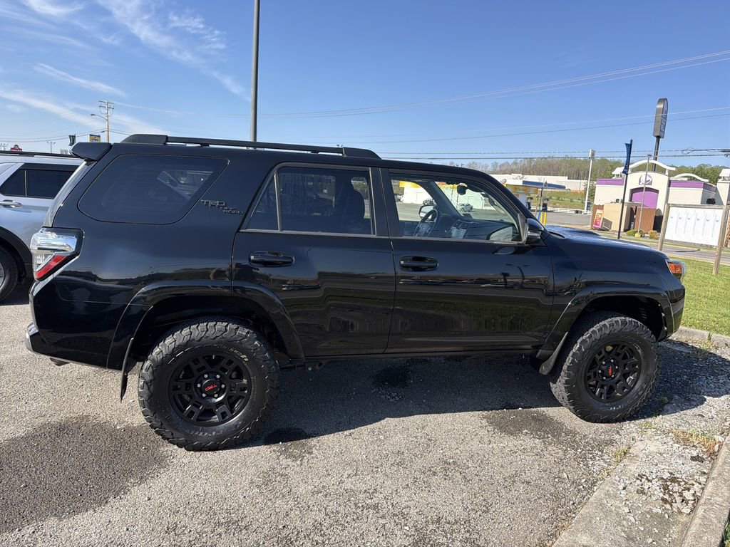 Used 2020 Toyota 4Runner TRD Off-Road Premium w/ Moonroof Package AWD/4WD image 5