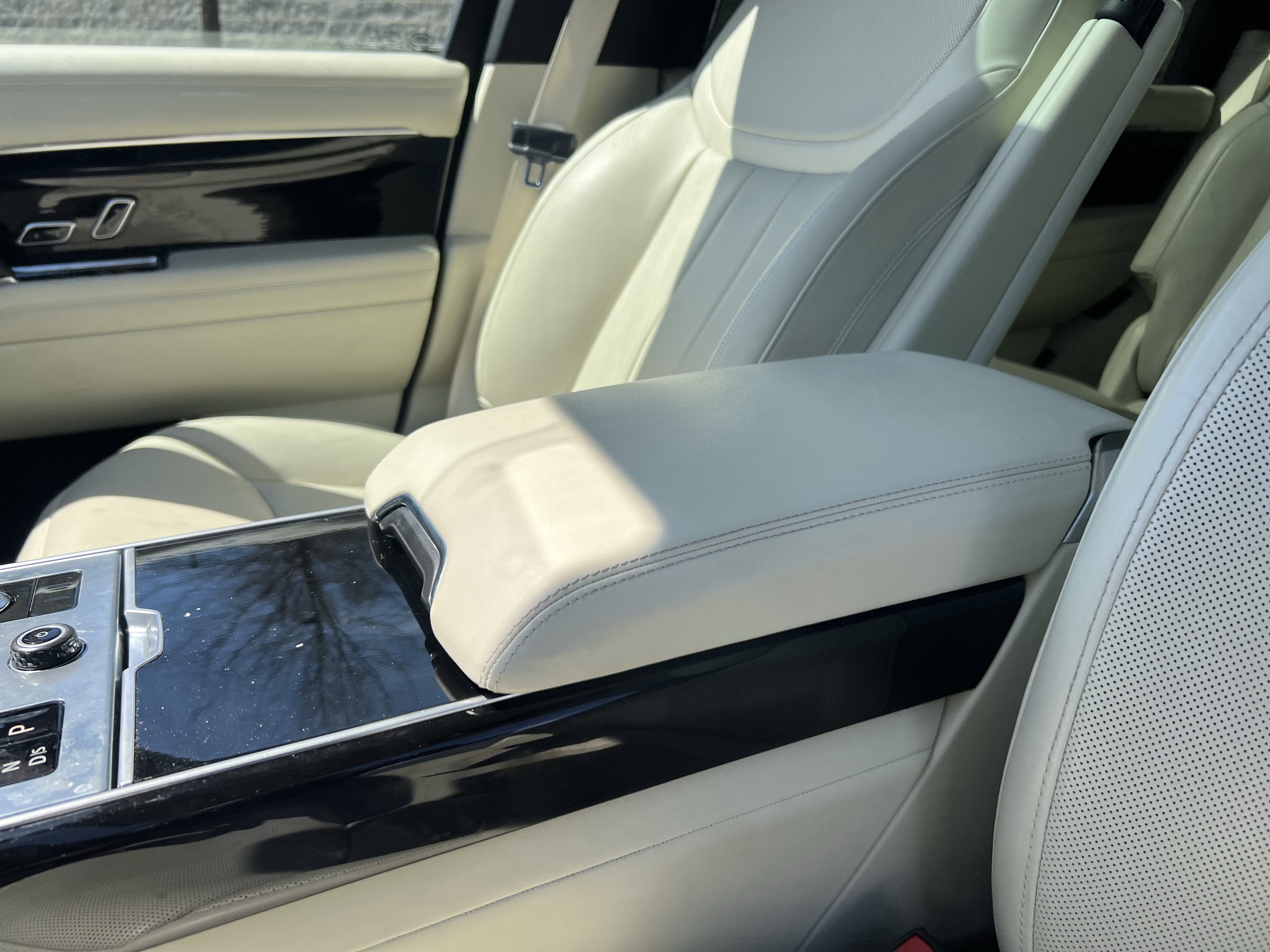 Certified 2023 Land Rover Range Rover Long Wheelbase SE image 24