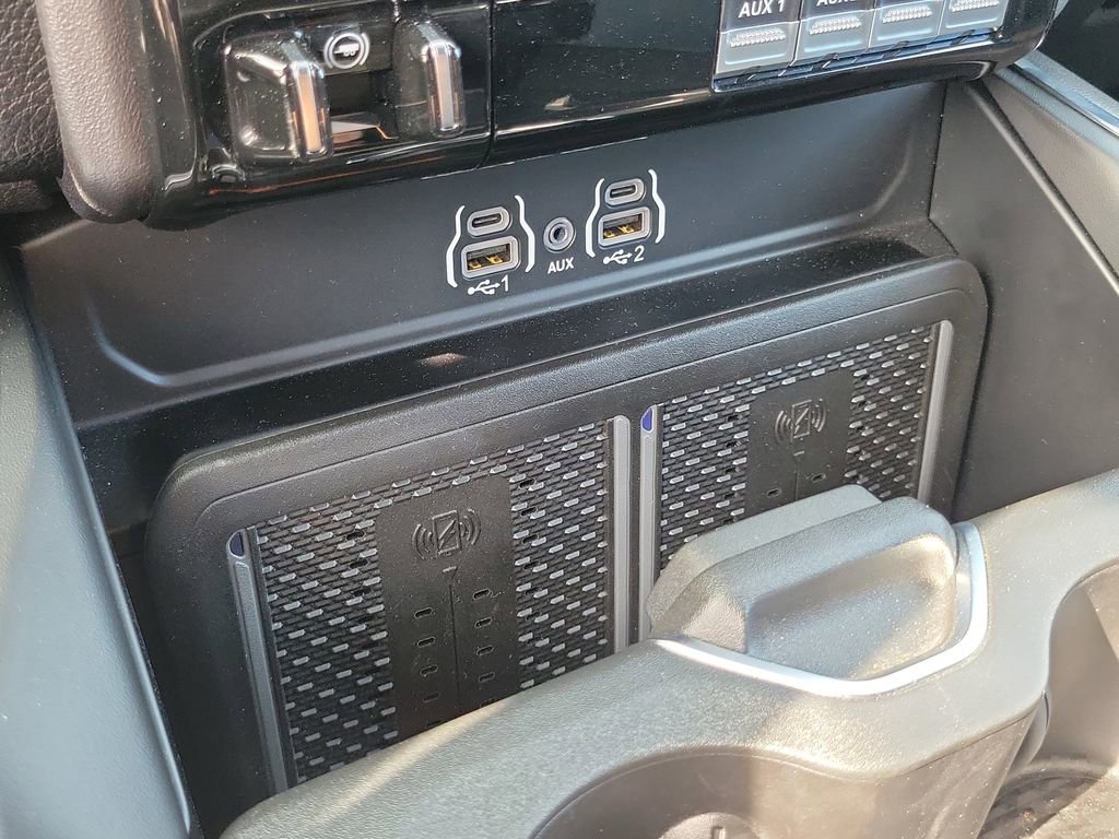 Used 2025 RAM 2500 Laramie AWD/4WD image 14