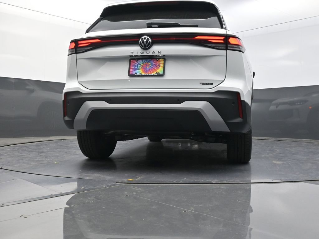 Used 2025 Volkswagen Tiguan S image 28