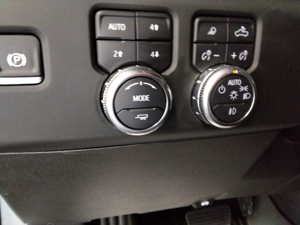 Used 2024 GMC Sierra 1500 AT4 w/ Technology Package image 17