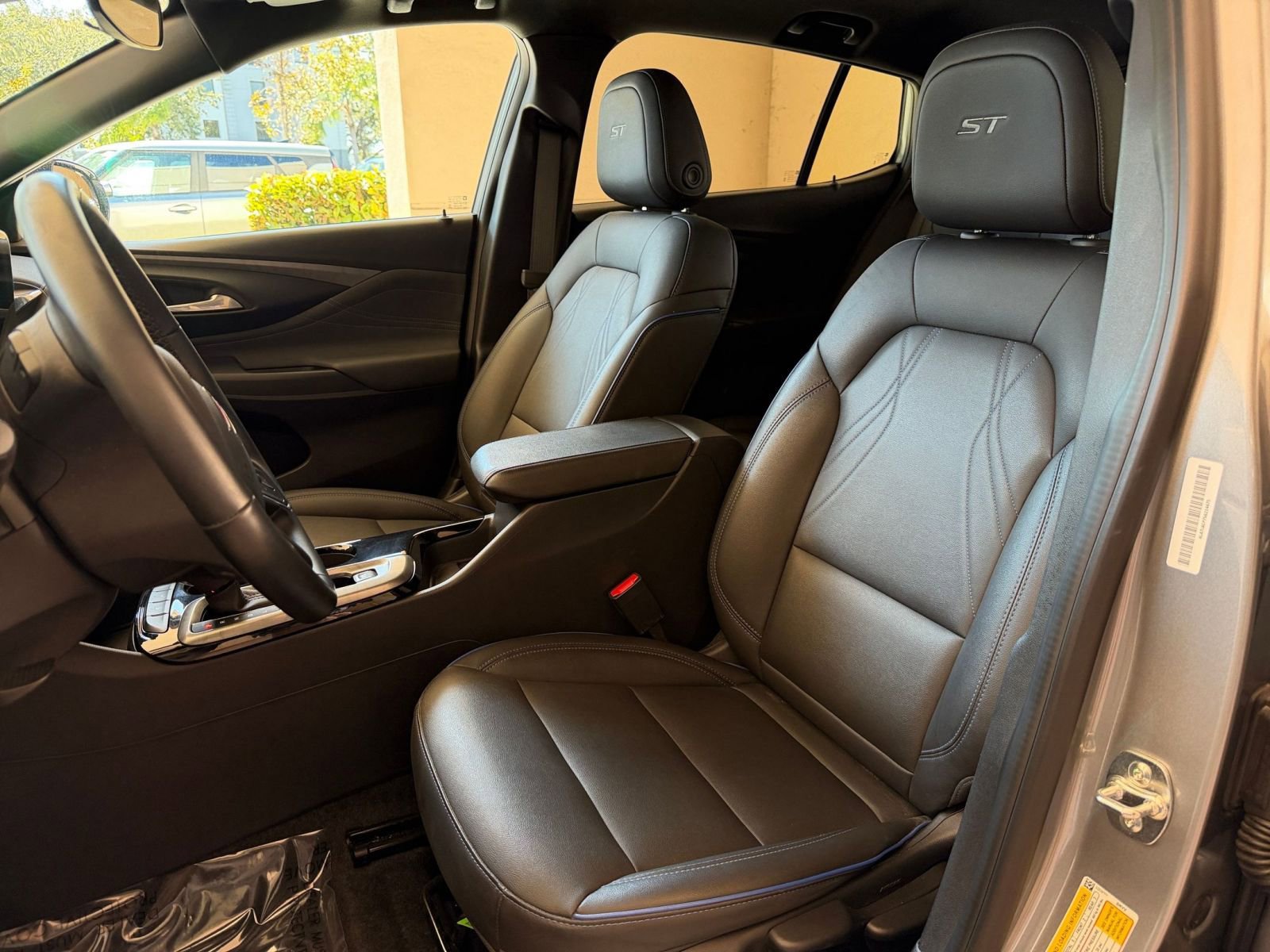 Used 2025 Buick Envista Sport Touring image 22