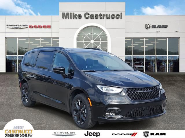 New 2026 Chrysler Pacifica Limited w/ S Appearance Package image 1