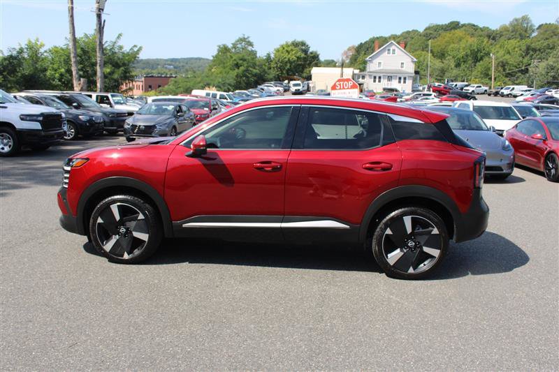Used 2025 Nissan Kicks SR FWD image 5