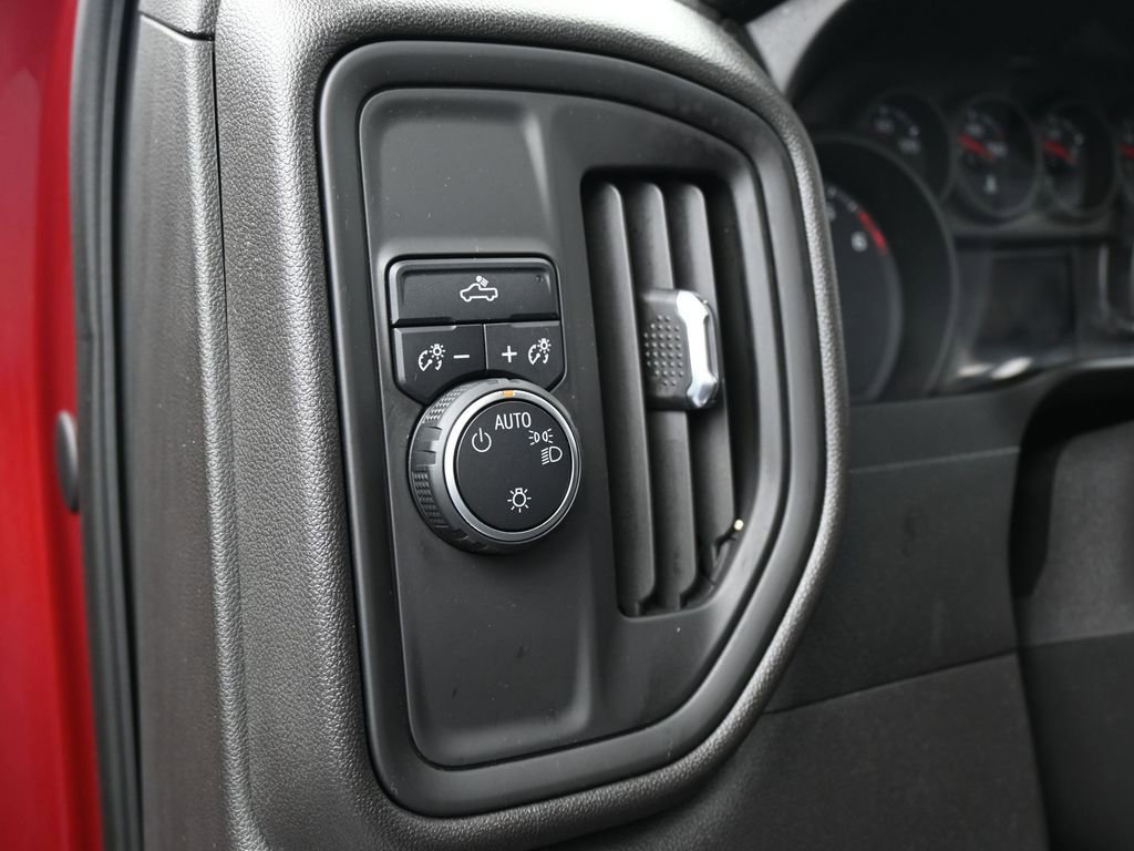 Used 2019 Chevrolet Silverado 1500 Custom w/ Custom Value Package image 19