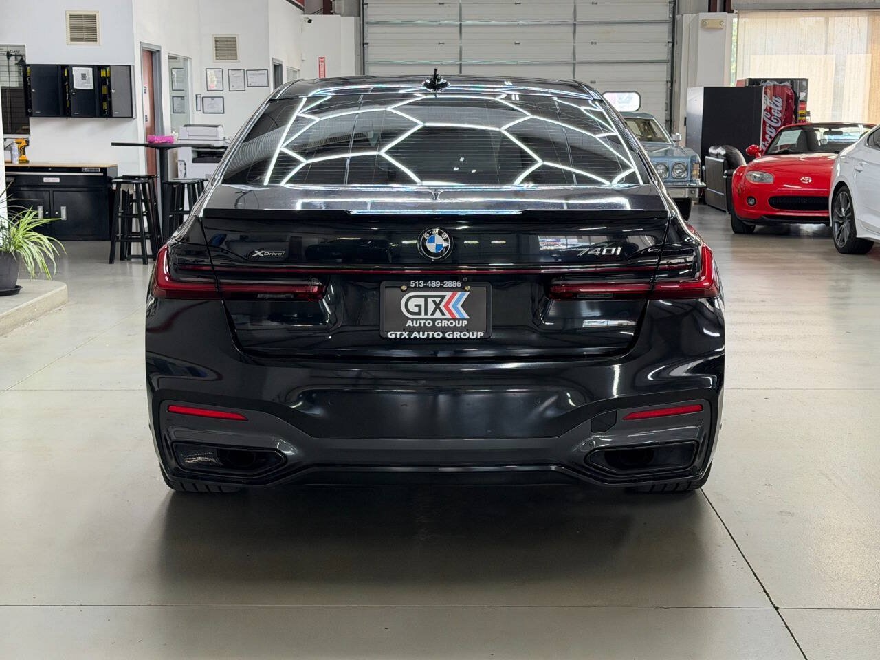 Used 2020 BMW 740i xDrive w/ M Sport Package AWD/4WD image 3