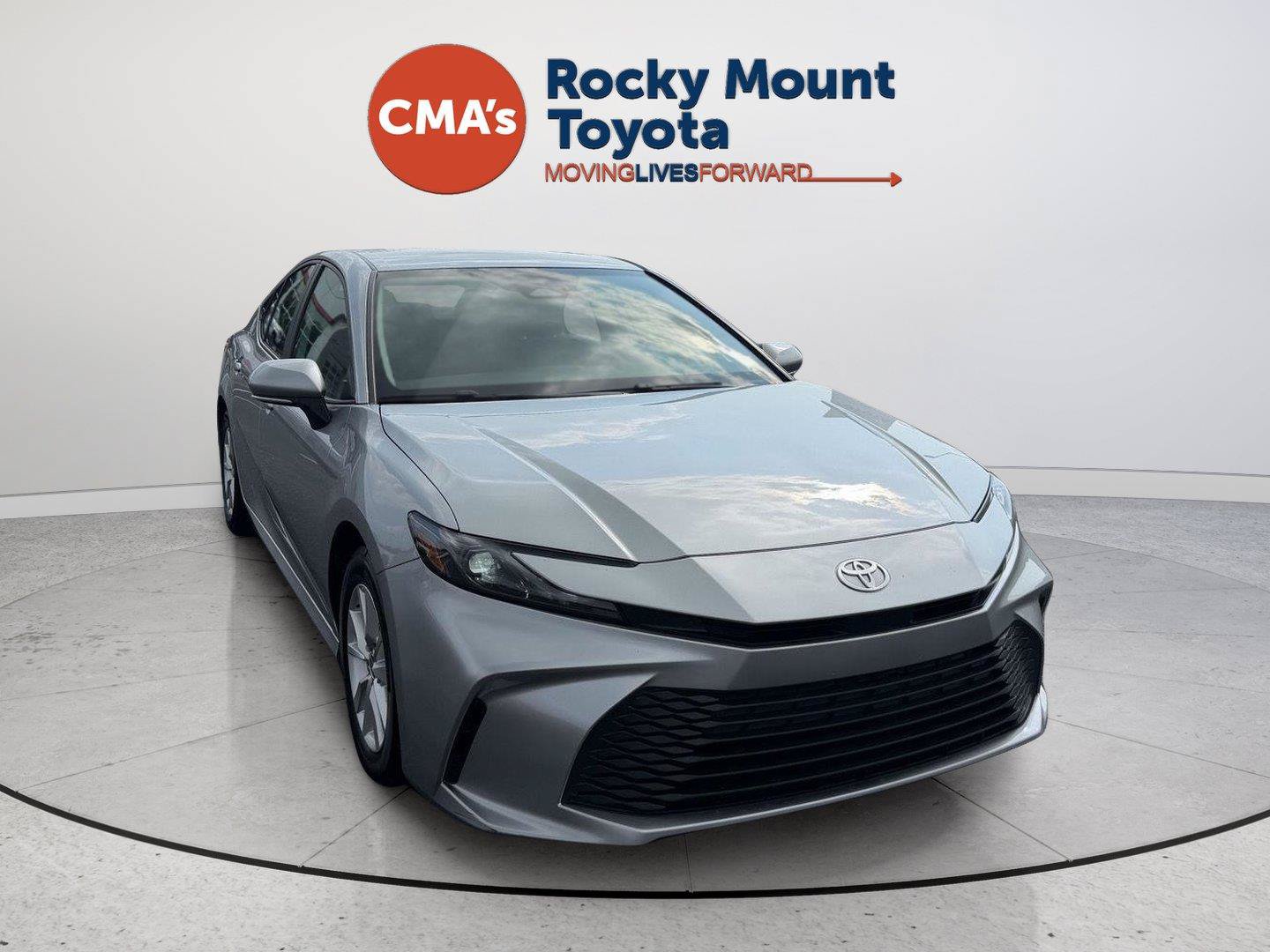 Used 2025 Toyota Camry LE FWD image 3