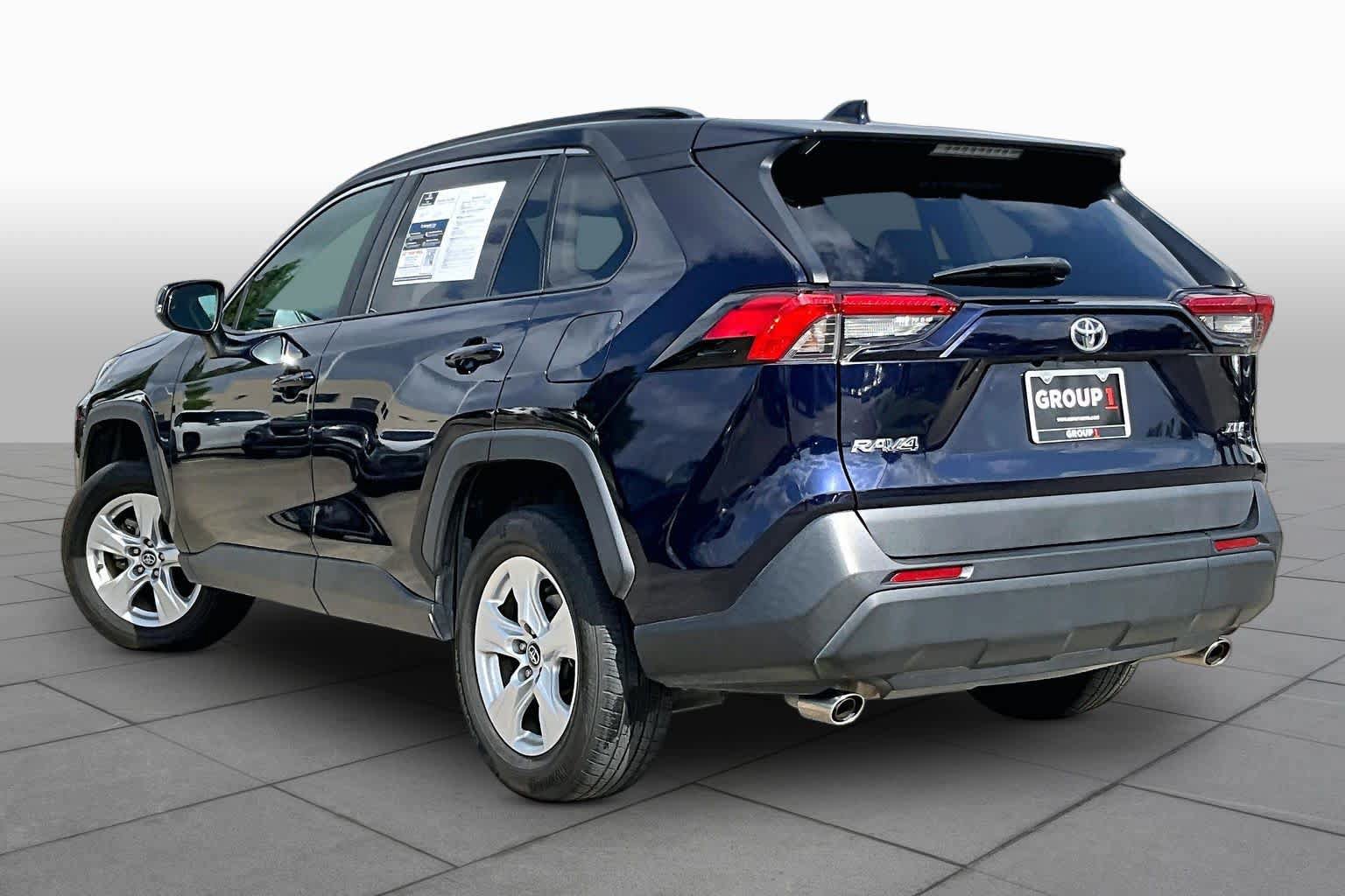 Used 2020 Toyota RAV4 XLE FWD image 11