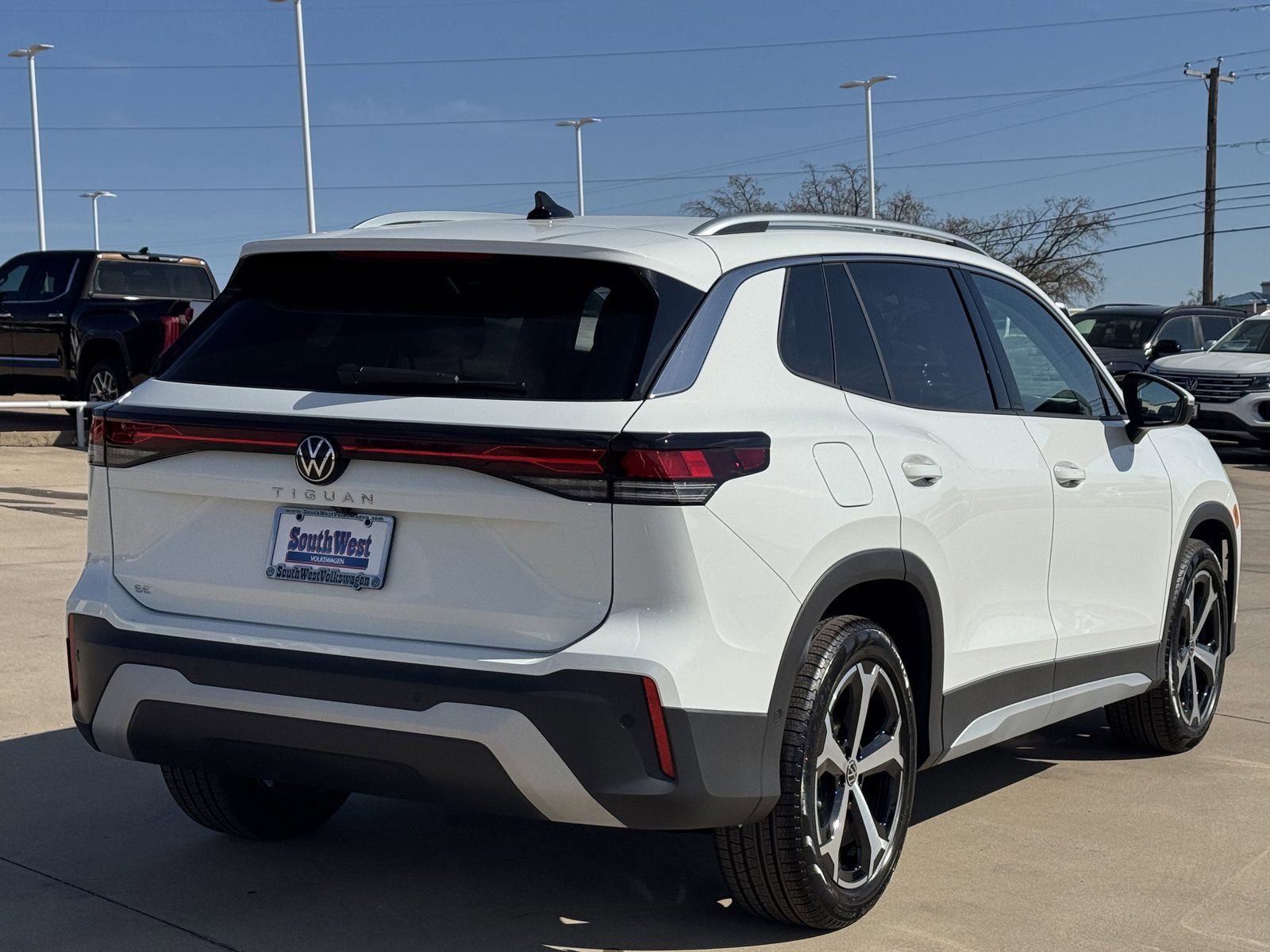 New 2026 Volkswagen Tiguan SE image 4